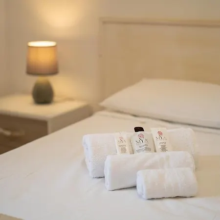 6 Posti Letto Con Piscina E Parcheggio Vicino Al Mare Daire *