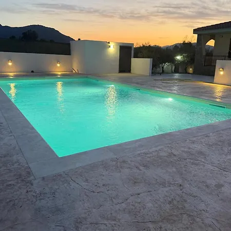 6 Posti Letto Con Piscina E Parcheggio Vicino Al Mare